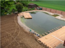 Tag 17, Gr&auml;ben verf&uuml;llt, Erde verteilt